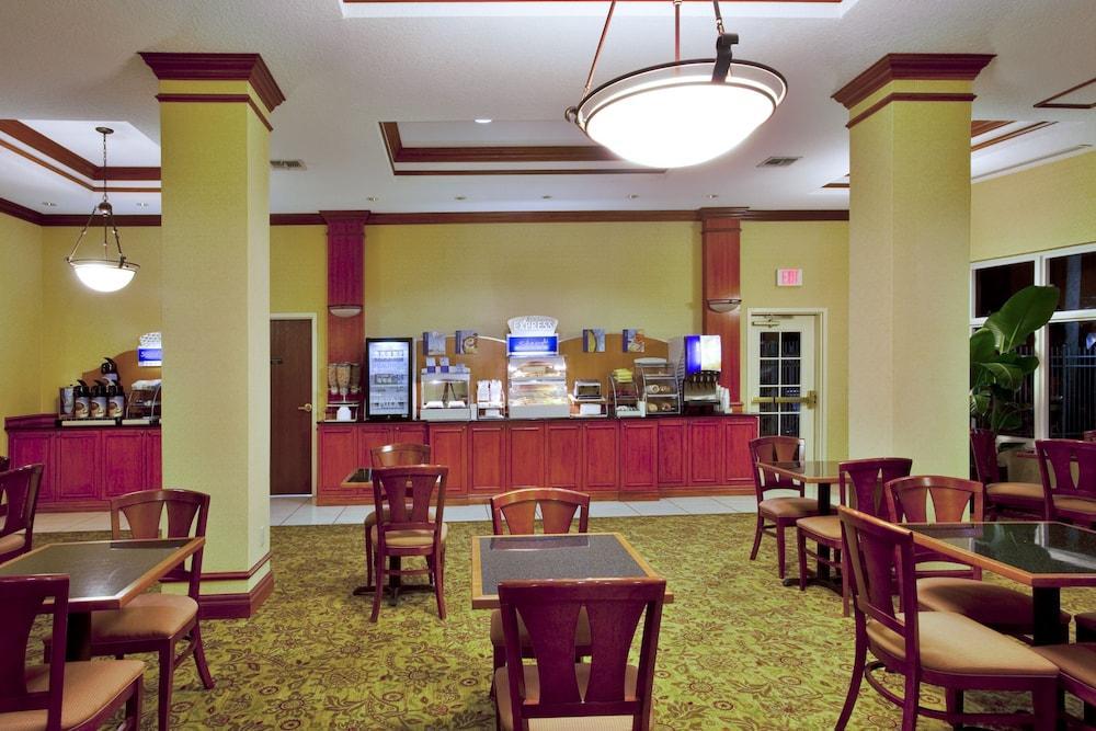 Holiday Inn Express St. Petersburg North / I-275 By Ihg Esterno foto