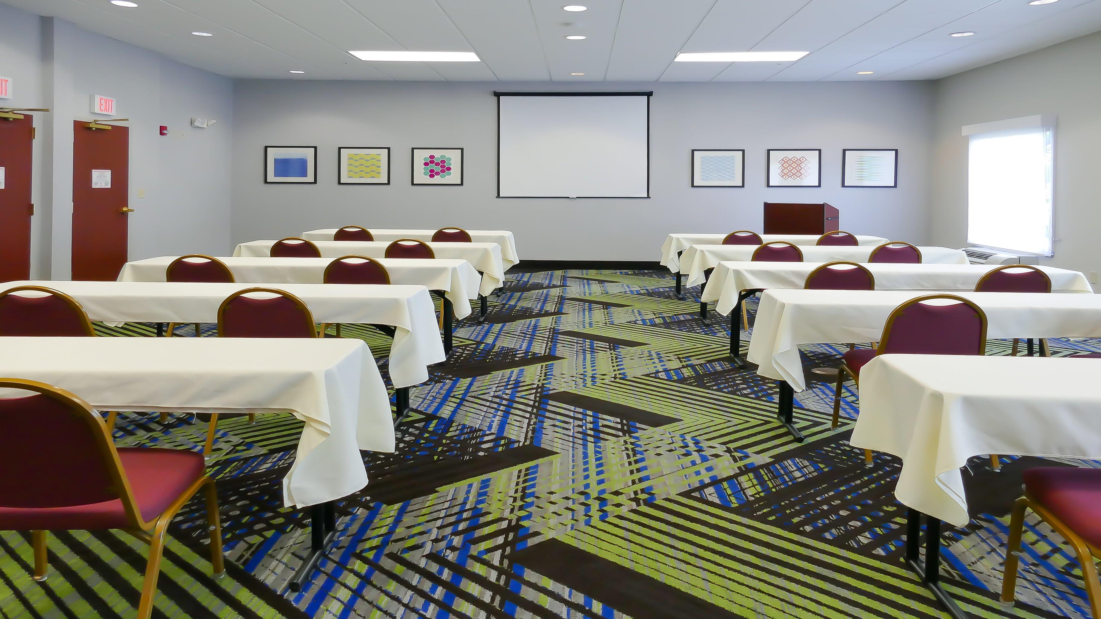 Holiday Inn Express St. Petersburg North / I-275 By Ihg Esterno foto