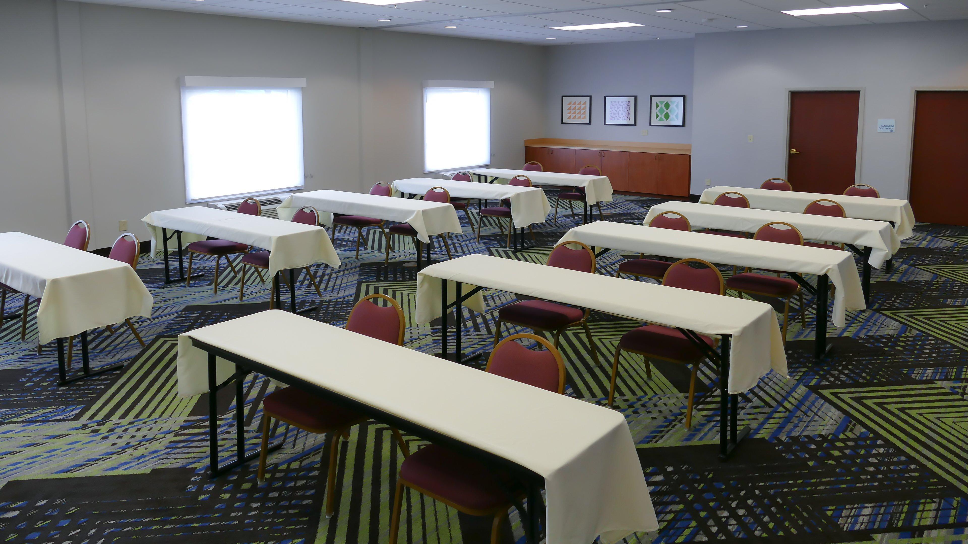 Holiday Inn Express St. Petersburg North / I-275 By Ihg Esterno foto