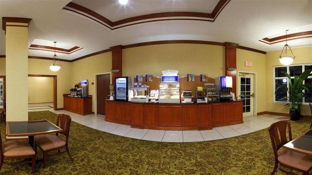 Holiday Inn Express St. Petersburg North / I-275 By Ihg Esterno foto