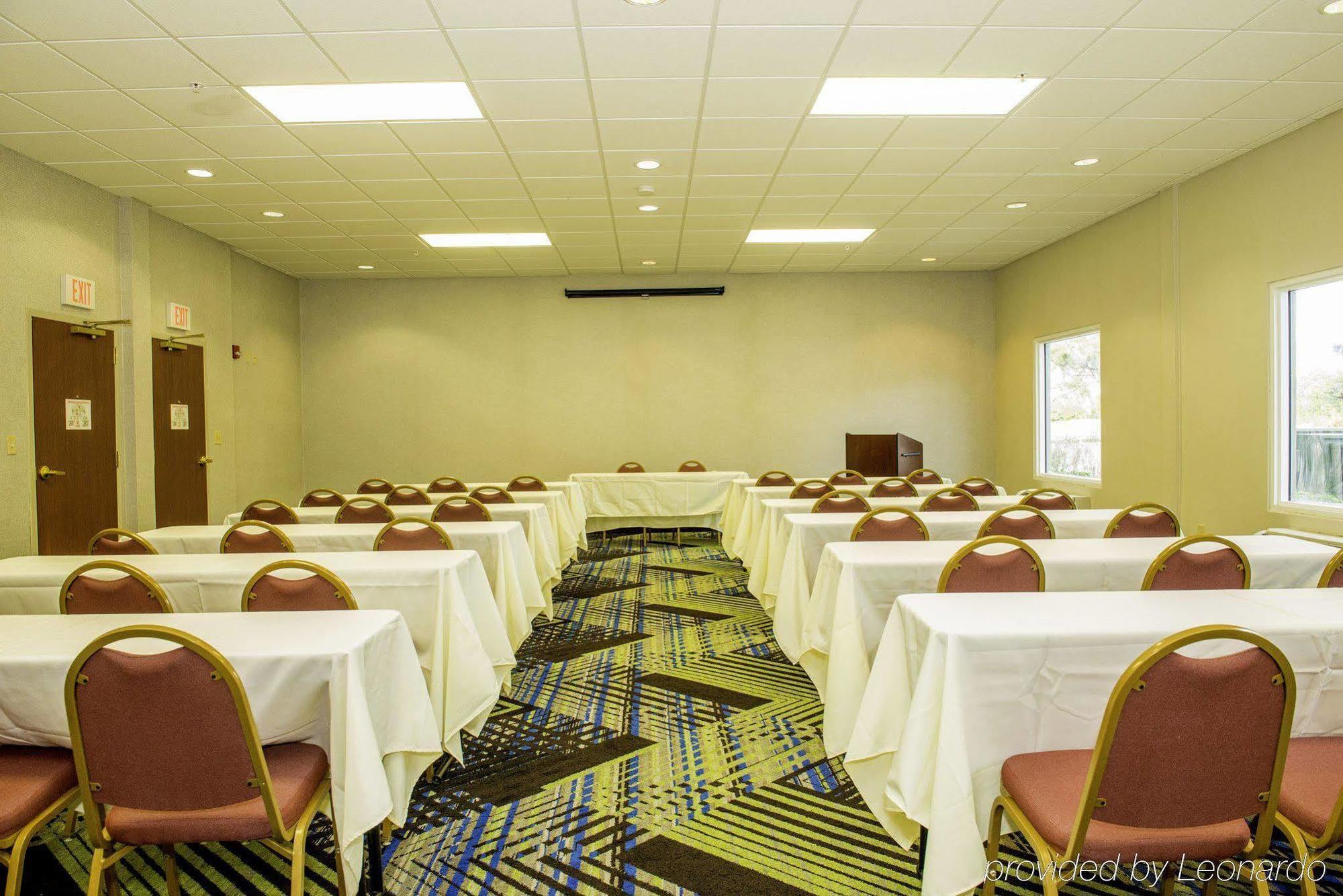 Holiday Inn Express St. Petersburg North / I-275 By Ihg Esterno foto